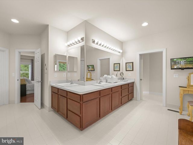 7503 GINA NICOLE LN, Jessup, MD 20794