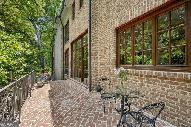 125 Blackland Road NW, Atlanta, GA 30342