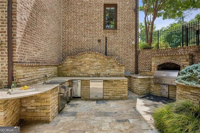 125 Blackland Road NW, Atlanta, GA 30342