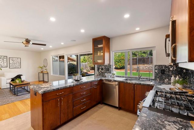 11458 Via Promesa, San Diego, CA 92124