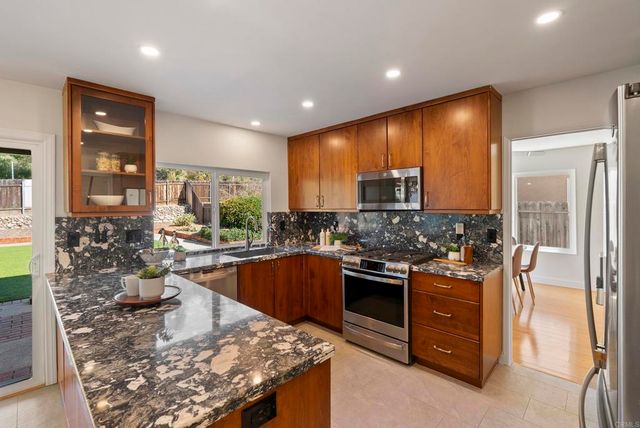 11458 Via Promesa, San Diego, CA 92124