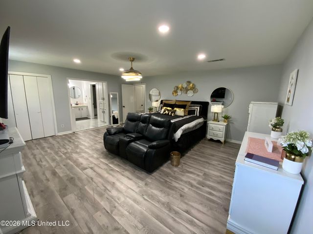 6372 Ashley Circle, Jackson, MS 39213