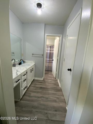 6372 Ashley Circle, Jackson, MS 39213