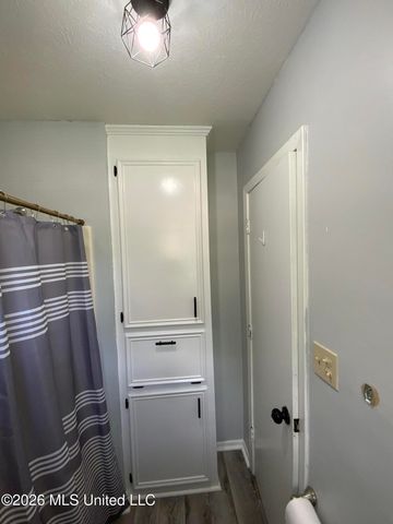 6372 Ashley Circle, Jackson, MS 39213