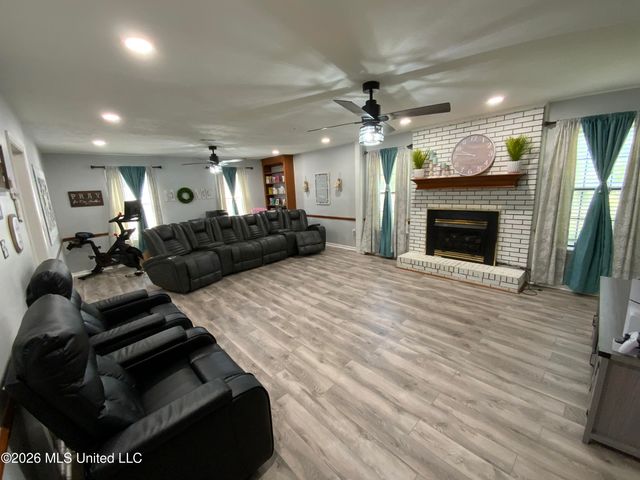 6372 Ashley Circle, Jackson, MS 39213