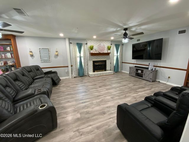 6372 Ashley Circle, Jackson, MS 39213