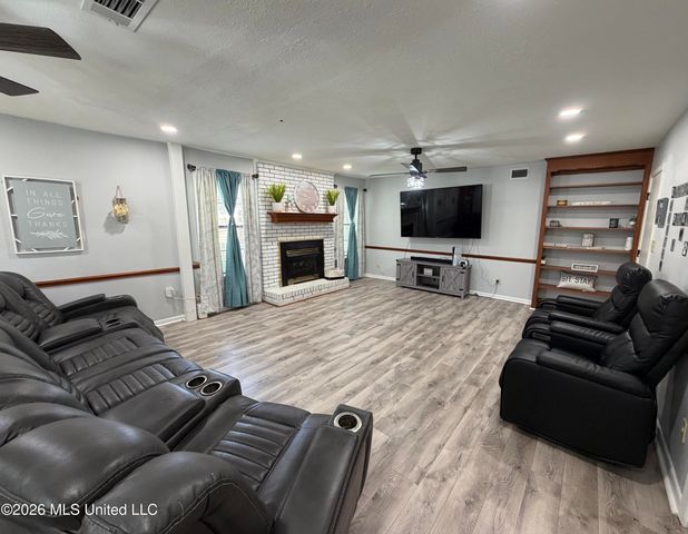 6372 Ashley Circle, Jackson, MS 39213