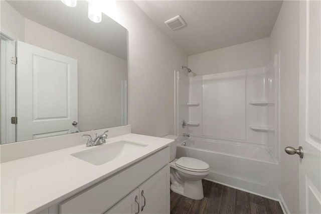 104 Windmill Court, Calhoun, GA 30701