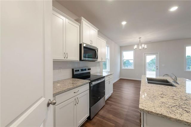 104 Windmill Court, Calhoun, GA 30701