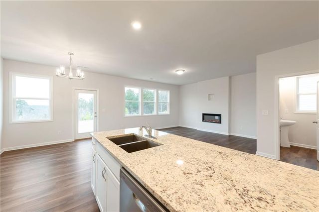 104 Windmill Court, Calhoun, GA 30701