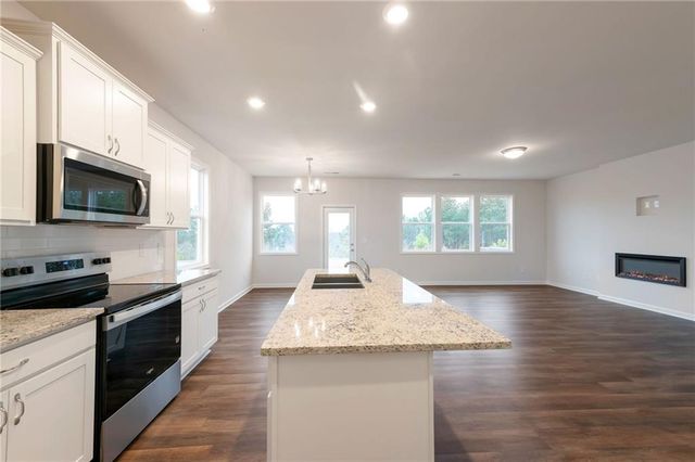 104 Windmill Court, Calhoun, GA 30701