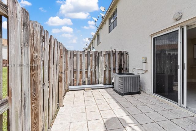 9187 Fontainebleau Blvd 405-5, Miami, FL 33172