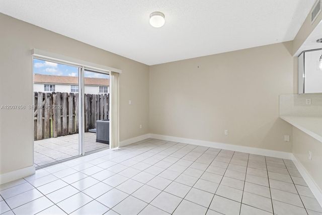 9187 Fontainebleau Blvd 405-5, Miami, FL 33172