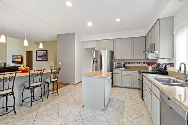 2065 Anton Way, Shakopee, MN 55379