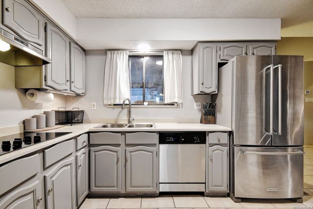 3505 Wimbledon Dr, Schertz, TX 78108