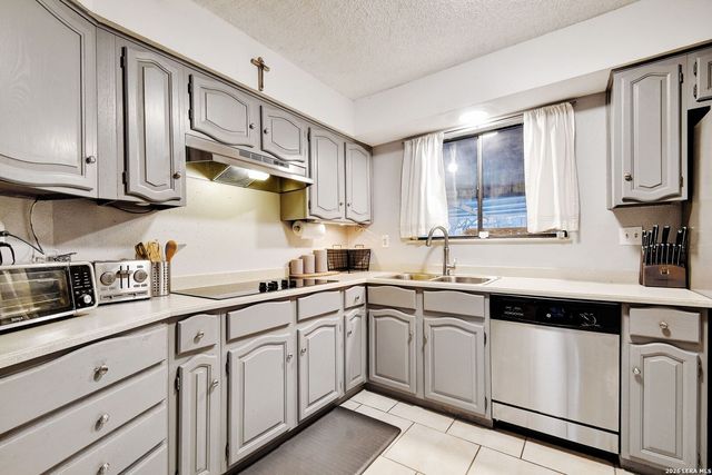 3505 Wimbledon Dr, Schertz, TX 78108