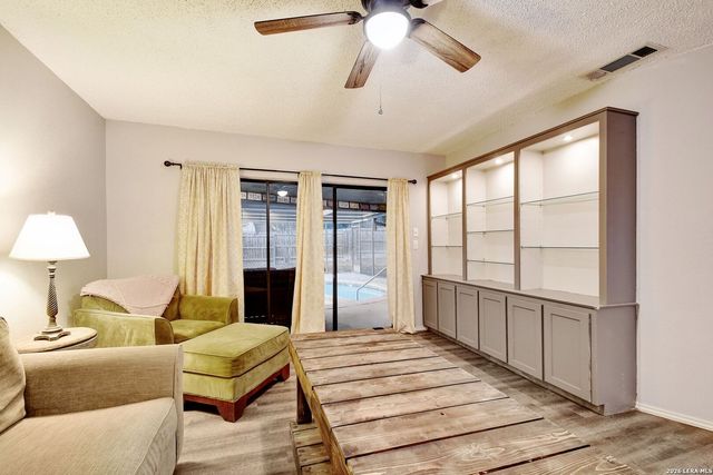 3505 Wimbledon Dr, Schertz, TX 78108