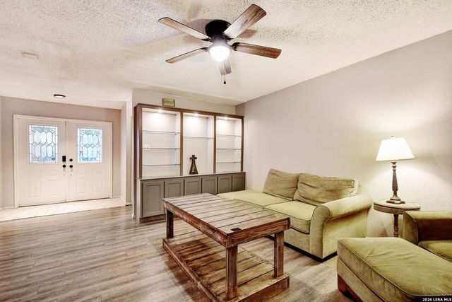 3505 Wimbledon Dr, Schertz, TX 78108