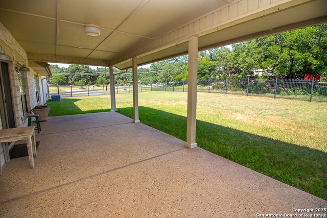 8333 TRIPLE CROWN, Boerne, TX 78015