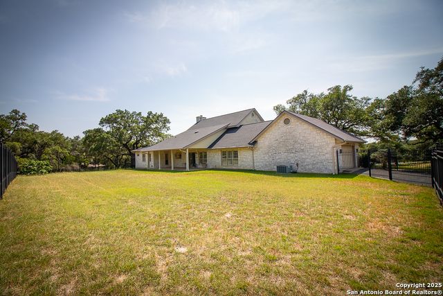 8333 TRIPLE CROWN, Boerne, TX 78015