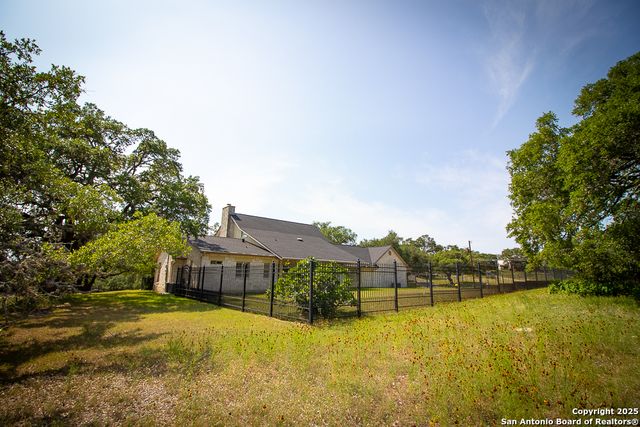 8333 TRIPLE CROWN, Boerne, TX 78015