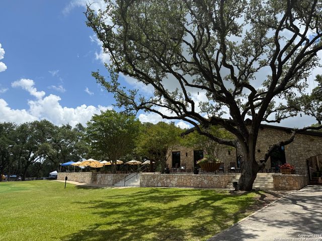 8333 TRIPLE CROWN, Boerne, TX 78015
