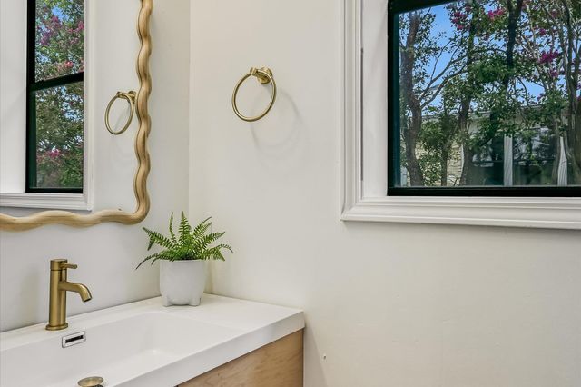 160 Donna DR, Wimberley, TX 78676