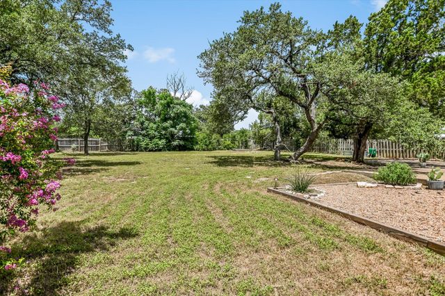 160 Donna DR, Wimberley, TX 78676