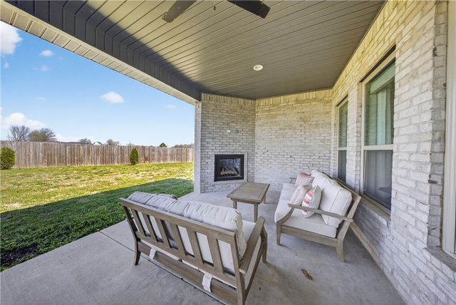 5950 Poppy Avenue, Springdale, AR 72762