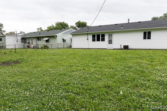 55 Saint Gregory Drive, Cahokia, IL 62206