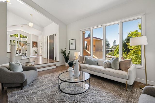122 Vicente Rd, Berkeley, CA 94705