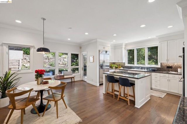 122 Vicente Rd, Berkeley, CA 94705