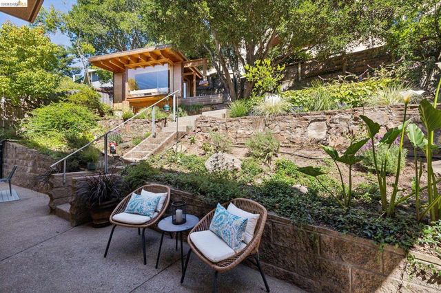 122 Vicente Rd, Berkeley, CA 94705