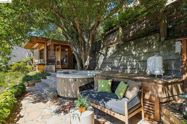 122 Vicente Rd, Berkeley, CA 94705