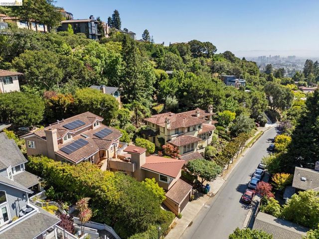 122 Vicente Rd, Berkeley, CA 94705