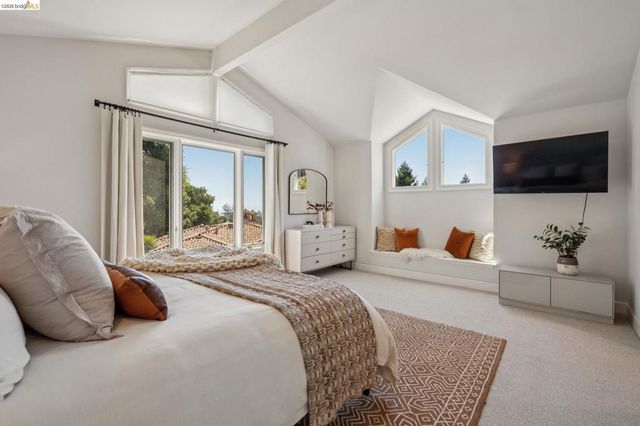 122 Vicente Rd, Berkeley, CA 94705