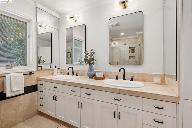 122 Vicente Rd, Berkeley, CA 94705