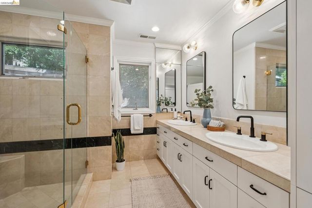 122 Vicente Rd, Berkeley, CA 94705