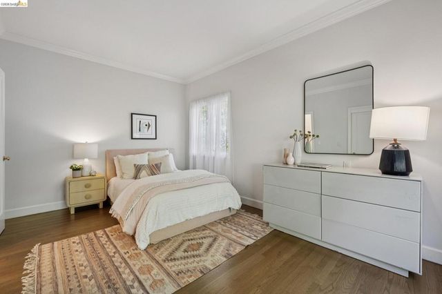 122 Vicente Rd, Berkeley, CA 94705