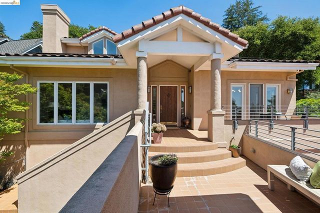122 Vicente Rd, Berkeley, CA 94705