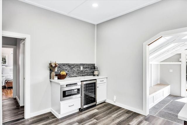 388 Sea St, Barnstable, MA 02601