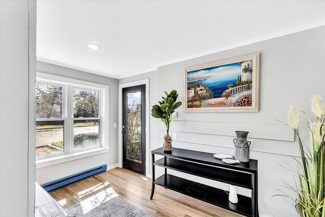 388 Sea St, Barnstable, MA 02601