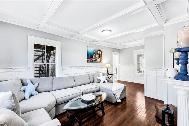 388 Sea St, Barnstable, MA 02601