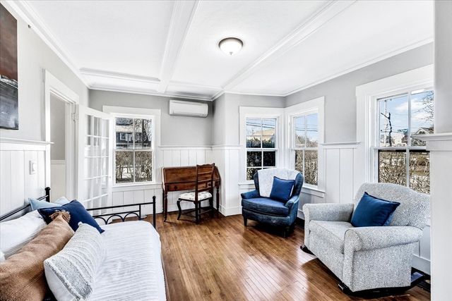 388 Sea St, Barnstable, MA 02601