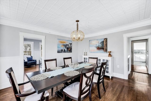 388 Sea St, Barnstable, MA 02601