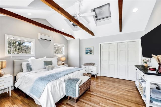 388 Sea St, Barnstable, MA 02601