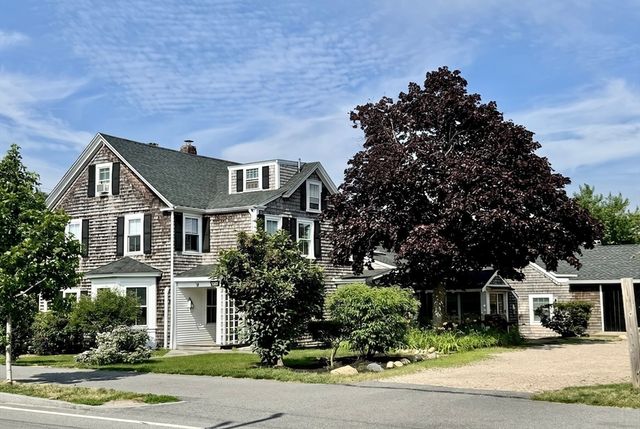 388 Sea St, Barnstable, MA 02601