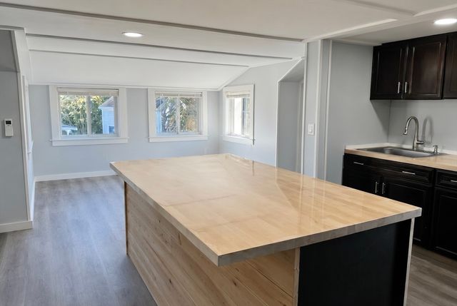 388 Sea St, Barnstable, MA 02601