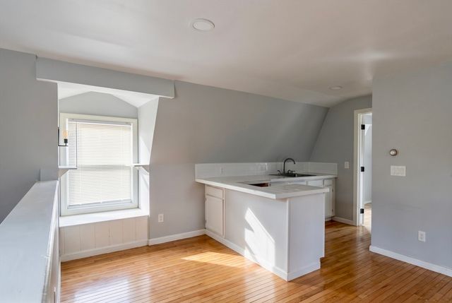 388 Sea St, Barnstable, MA 02601