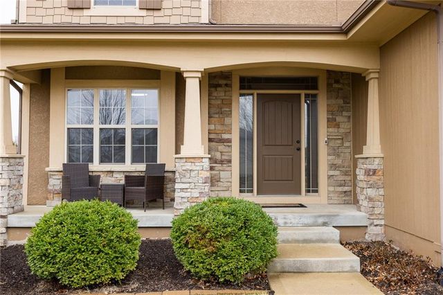 21283 W 107th Place, Olathe, KS 66061